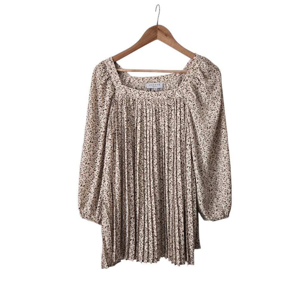 Hayden LA Top sz M Ivory Ditzy Floral Accordion Pleated Elastic Cuff